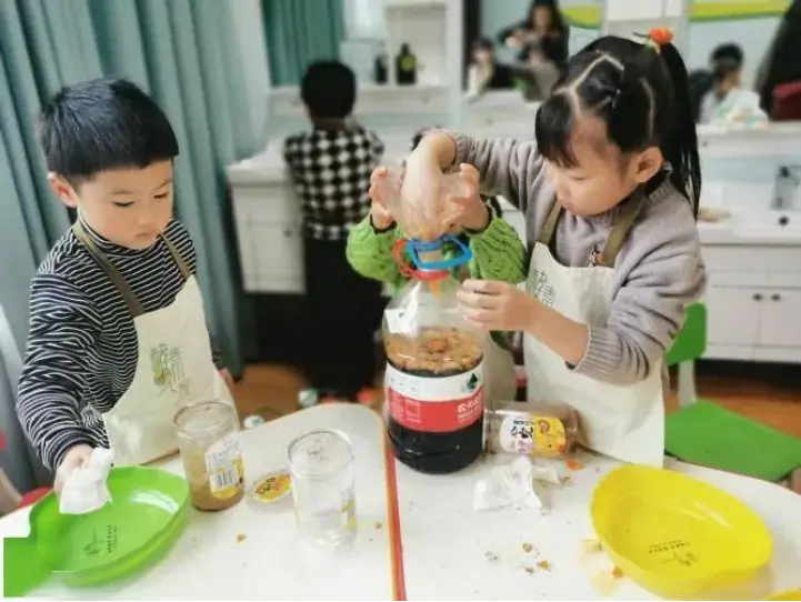 The peel makes an environmentally friendly enzyme The peel makes an environmentally friendly enzyme
